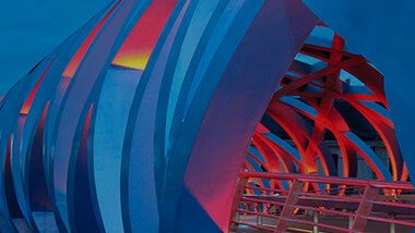 Il s'agit d'architecture. C'est une structure orignale, éclairée, rouge à l'intérieur et bleue à l'extérieur, en forme de tunnel. 